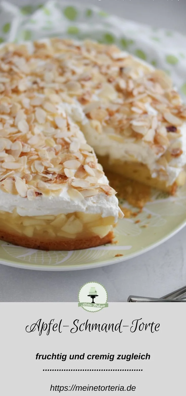 Apfel-Schmand-Torte mit frischen Äpfeln und Schmand für einen perfekten Genuss