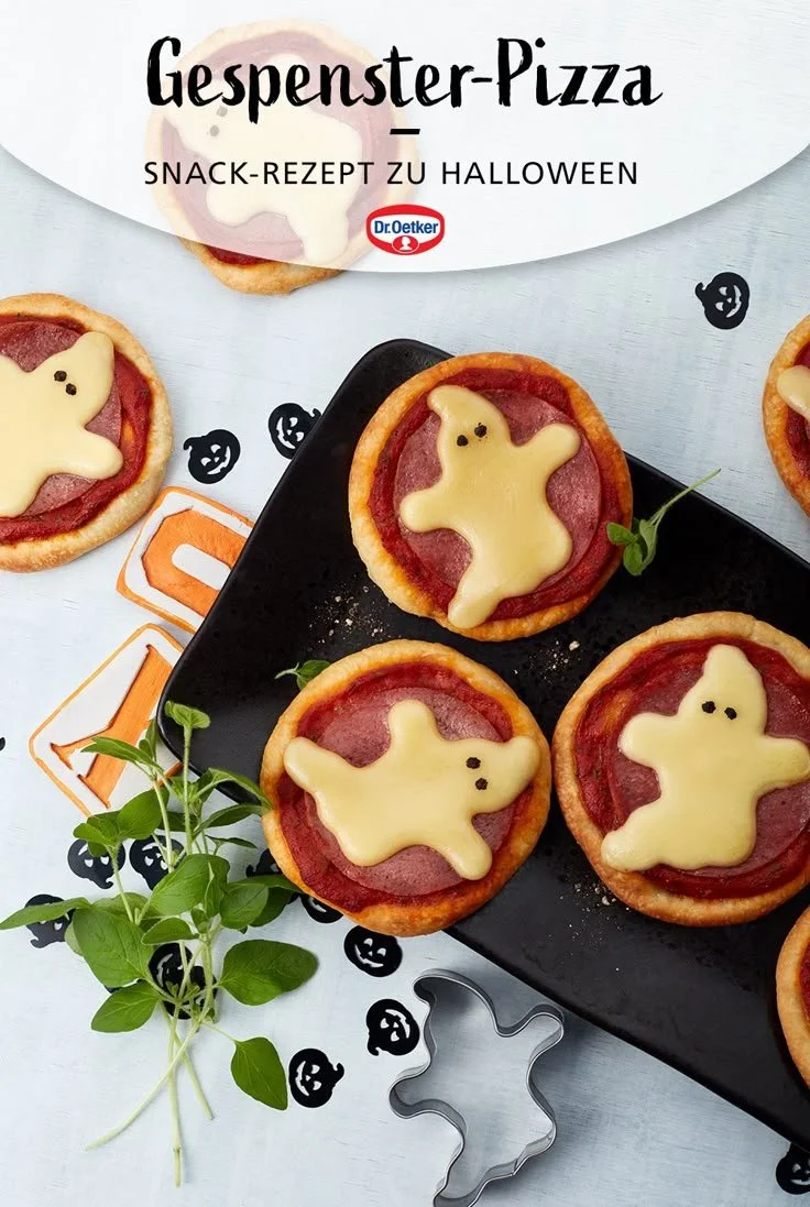 Gespenster-Pizza: Mini-Pizzen für Halloween mit gruseligen Gesichtern