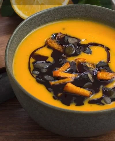 Gesunde Kürbissuppe mit Hokkaido