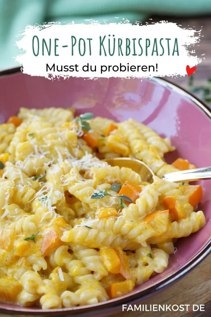 Leckere Kürbis Pasta mit frischen Zutaten und Herbstgewürzen