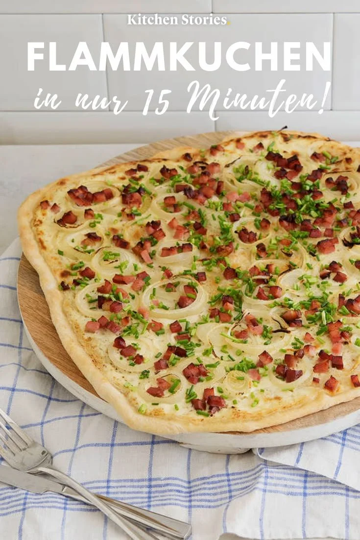 Schneller Flammkuchen mit einer knusprigen Kruste und leckeren Belägen