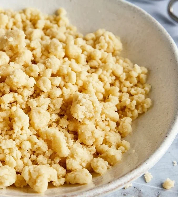 Ein leckeres Streusel-Grundrezept für Dessertliebhaber.