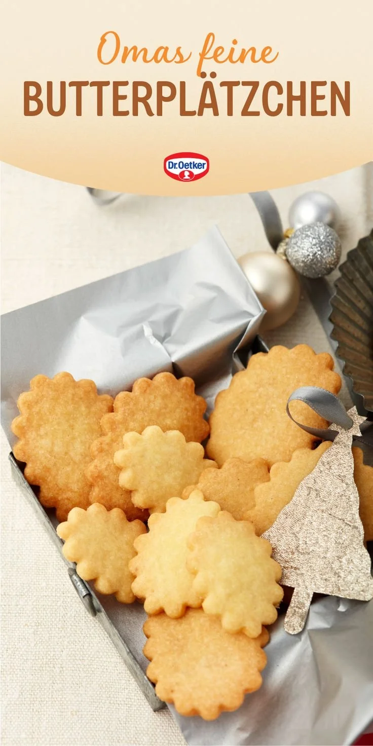 Aufnahme von frisch gebackenen Butterplätzchen für Weihnachten