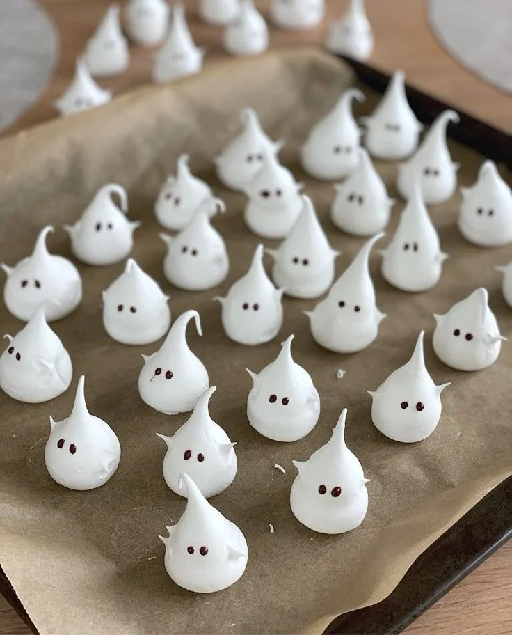 Spökmaränger - leckere Geister-Meringues für Halloween von erikasfikastund