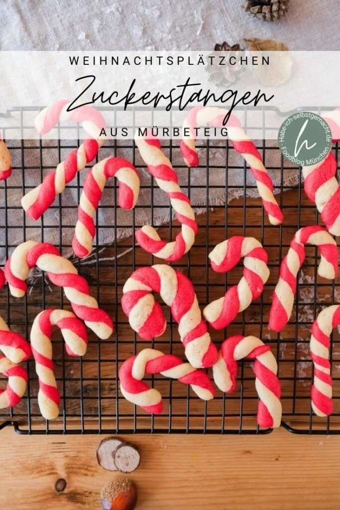 Zuckerstangen Plätzchen aus Mürbeteig auf einem festlichen Teller